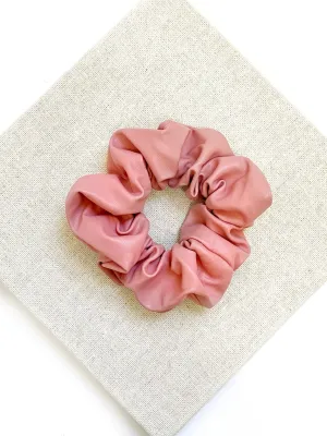 Adia Schrunchie-CORAL