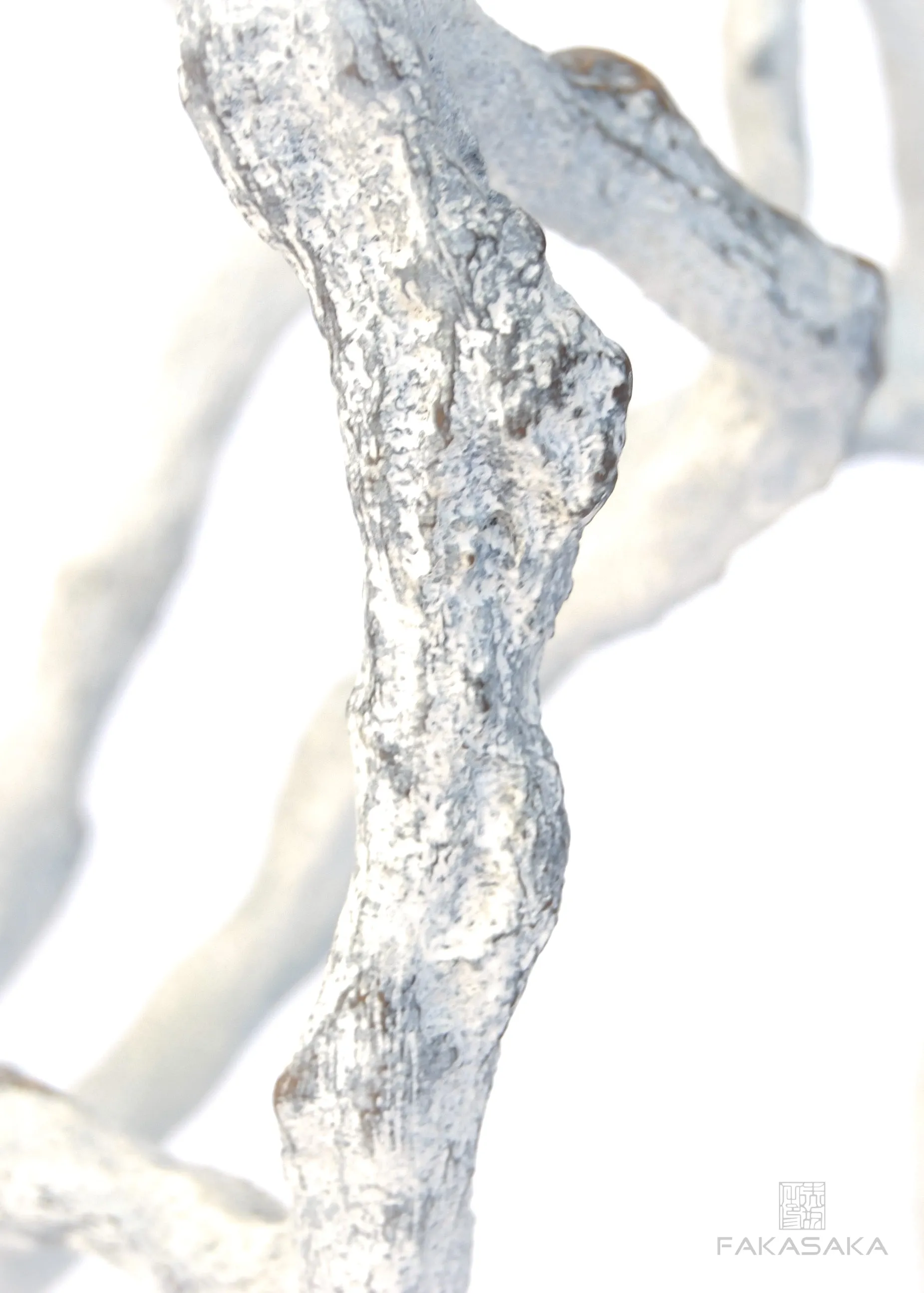 ALEXIA 3 DRINK TABLE<br><br>ONYX<br>OFF-WHITE BRONZE