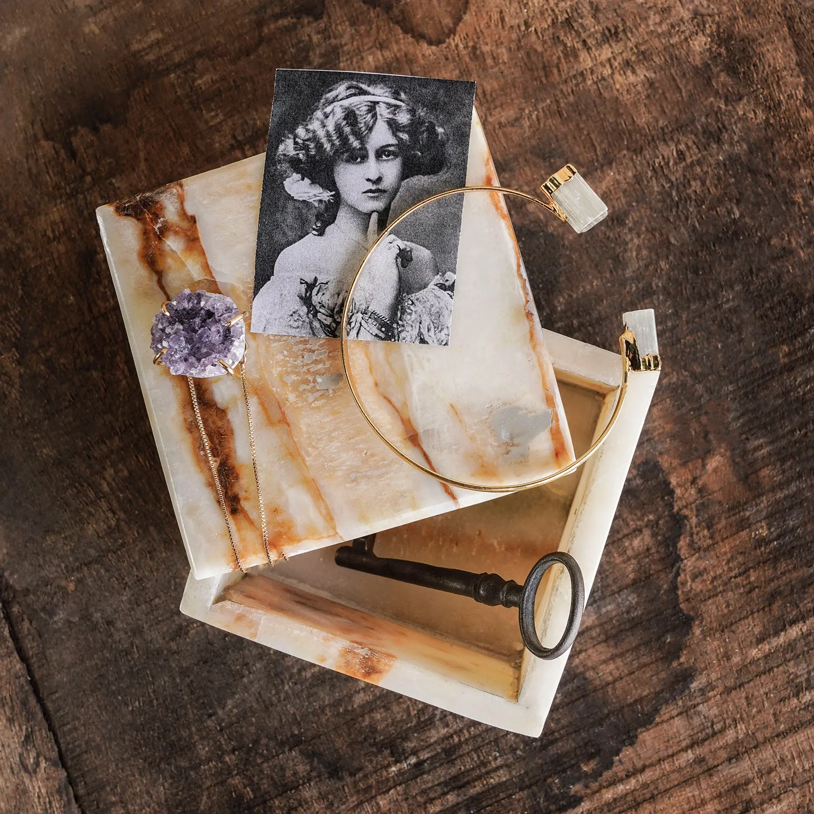 Onyx Box Square
