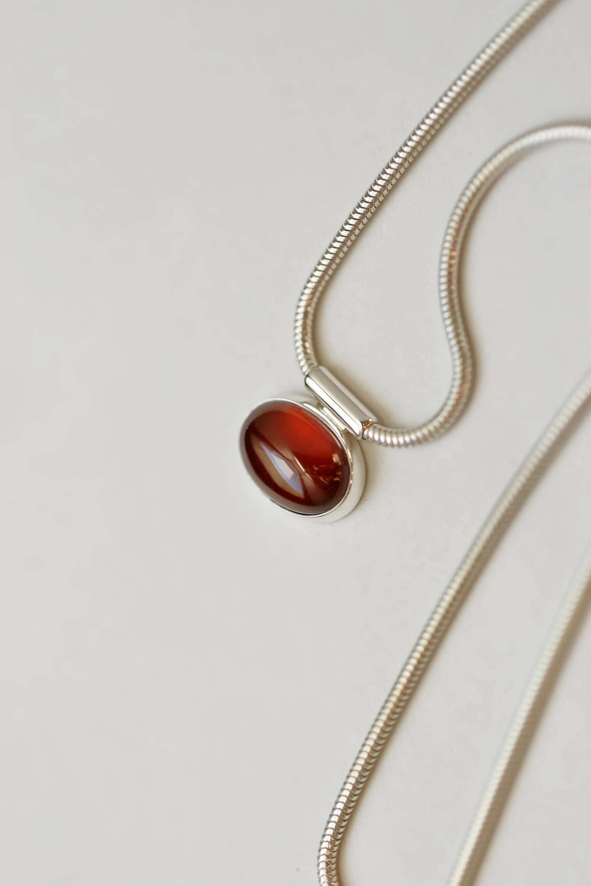 OVAL GARNET NECKLACE