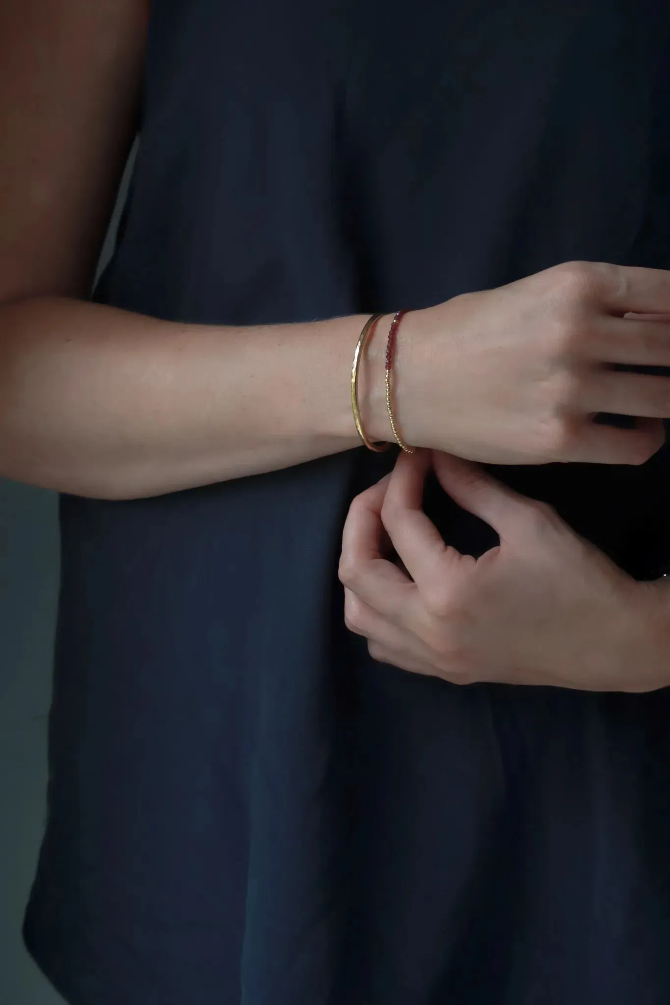 Sofia Dickie Delicate Beaded Gemstone Bracelet – Garnet